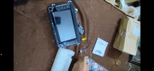 شاشة سيارة جديدة غير مستعملة  مع كافة ملحقاتها