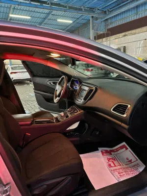 Used Chrysler 200 in Sharjah