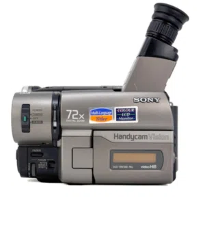 Sony Handycam Vision CCD-TRV67E (Video Hi8 PAL) بجميع ملحقاته للبيع سعر 1300وساهل