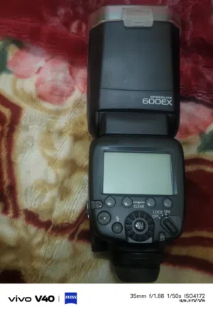 عدسات كانون