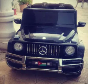 للبيع سيارة كهربائية g-class أصلية و الشكل الجديد لون اسود