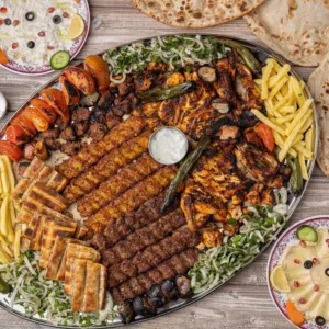 للبيع مطعم جاهز للعمل مع المعدات و العمال موقع ممتاز