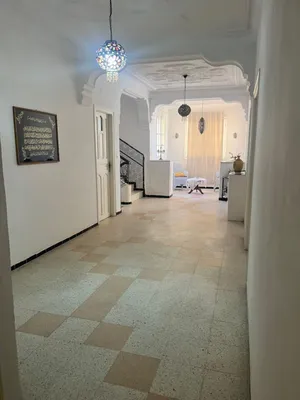 4 Bedrooms . 2 Bathrooms . 300 m21