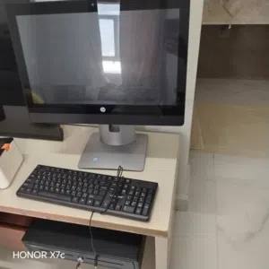 كمبيوتر مع نظام محاسبة