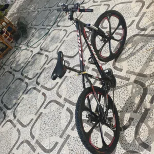 للبيع 3 سواكل كل واحد انظف عن ثاني وماركه اصليه واضح فصوره  وكل سيكل وقيمته