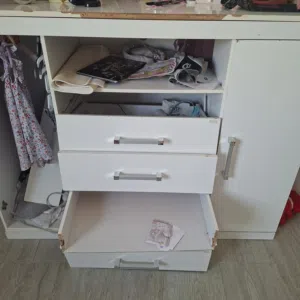 دواليب مستخدمه ابيعهم على حالتهم المعروضه