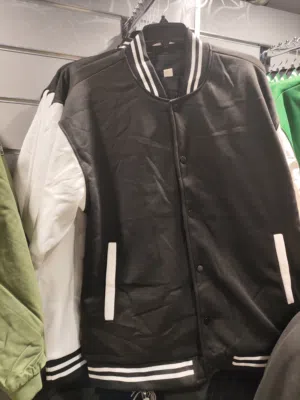 جاكيتات بيسبول بأسعار تنافسية