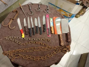 عدة ملحمة للملاحم والضحايا.