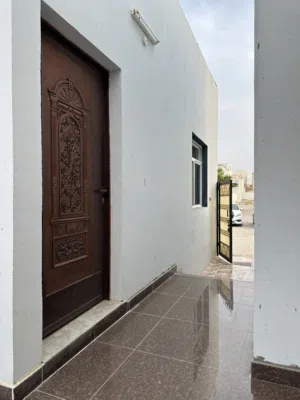 غرفة للايجار " استوديو" في الخوض السادسة للموظفات فقط للايجار for ladies only Room for rent “studio”