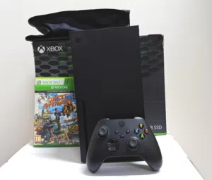 للبيع أكس بوكس سيريس أكس بسعر مناسب مع لعبتين و أشياء إضافيه. XBOX SERIES X FOR SALE