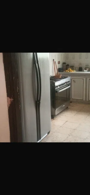 ثلاجه للبيع