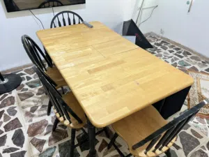 طاولة سفرة مع 4 كراسي خشب