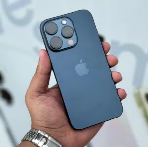 Apple iPhone 15 Pro 256 GB in Muscat