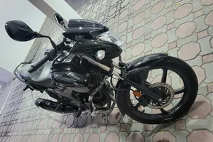 Hero Hunk Bike Air Cooled, 4 - stroke single cylinder OHC ( New Condition)