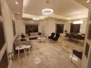 شقة مفروشة اربع غرف نوم في - دير غبار - بفرش مودرن و اطلالة مميزة (ID# : 6752)