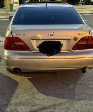 Used Lexus LS in Al Jahra