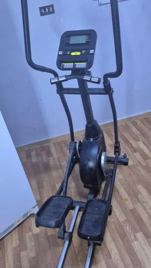 جهاز الكارديو البيضاوي   المشي الهوائي الثابت