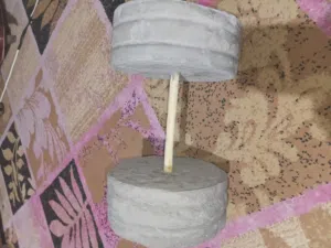 دمبل مصنوع من أسمنت