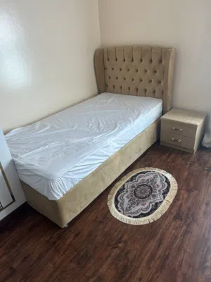 Like-new single bed – used only 3 weeks