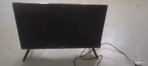 شاشه مع سماعات سي دي وفلاشه