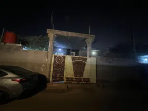 السلام عليكم هذا بيت طابو زراعي المساحه 200 متر البيت طابق ونص يعني غرفه فوق وما بعده ما كامل  وهول