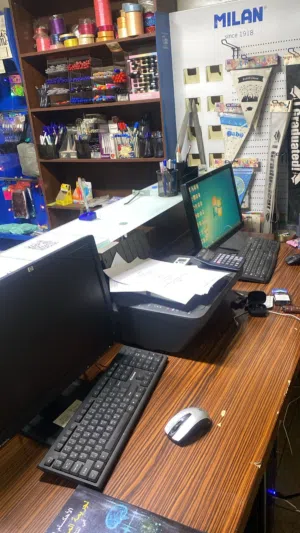 مكتبه مع الاثاث للبيع بسعر مغري جدا