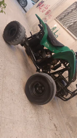 دراجه ناريه أربعة عجال صاروخ