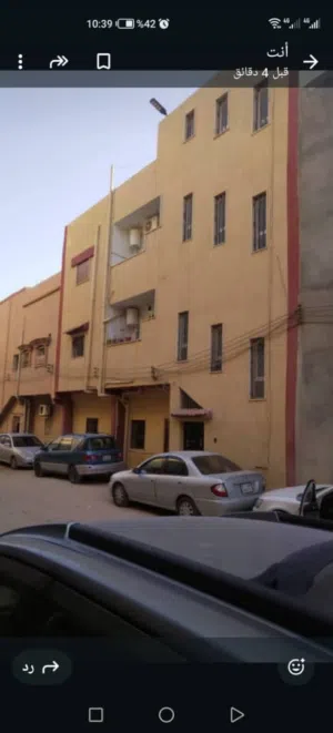 منزل للبيع مكون من تلاته طوابق.