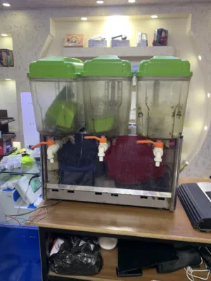 ماكينة سلاش العصير بثلاث خزانات للبيع