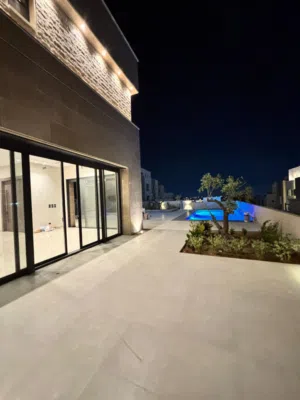 570 m2 5 Bedrooms Villa for Sale in Irbid Al Rahebat Al Wardiah