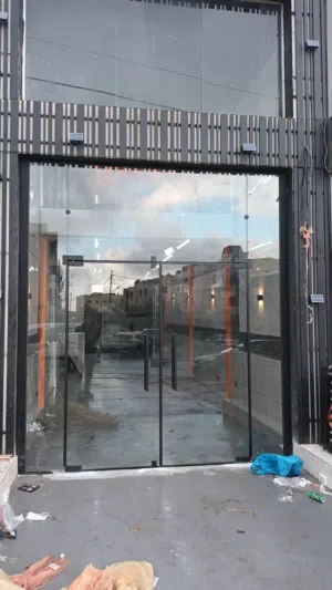 زين للزجاج والمرايا والسيكوريت