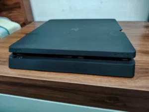 جهاز سلم ps4 + شاشة tcl 32 للبيع