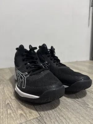 جزمه كره يد