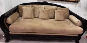 جلسة خشب بحالة ممتازة للبيع - wooden classic wooden seating