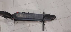 سكوتر كهربائي شاومي للبيع أو تبديل بي بلاستيشن فور سلم أو بروح