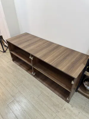 ميز تخزين .