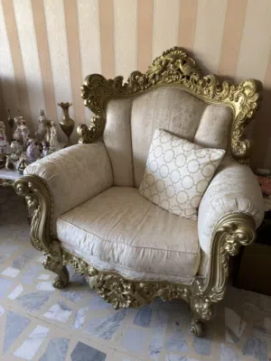 مقاعد عدد 2 كلاسيك خشب زان حفر فرنسي بحالة ممتازة للبيع