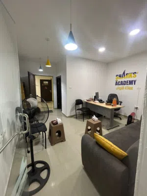 يوجد مساحة في مكتب للايجار تصلح لجميع الاستعمالات