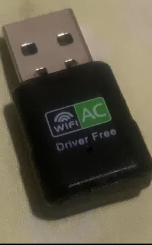 للبيع فلاشة وايفاي لاقران اجهزة الكمبيوتر بشبكة 5G بسرعات خيالية!
