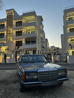 Mercedes Benz ‏E-Class ‏E 200 ‏1984