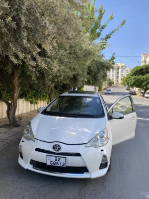 تويوتا بريوس سي prius c 2013
