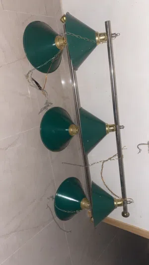 اضاءة فوق طاولة البلياردو