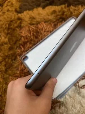 Apple . iPad 7 . 32 GB4