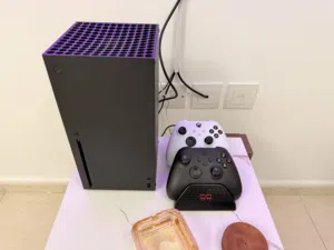 Xbox Series X 1TB With 2 controllers & chargeable battires & charging dock
