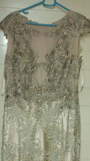 فستان سهره بيج جميل نص كم