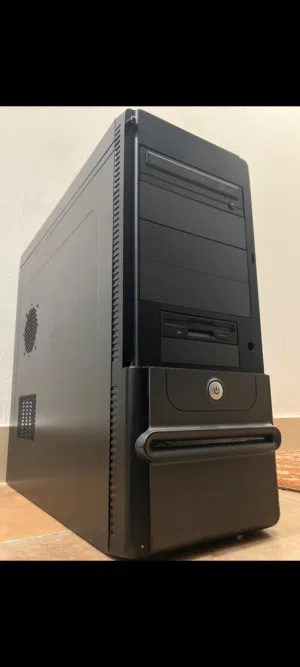 كمبيوتر للبيع