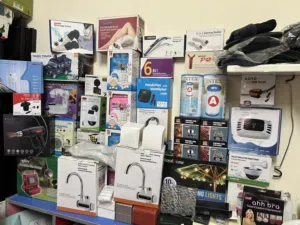 تصفية متجر للبيع بضاعة فخمة معضمهم عينات بواقي بضاعه بسعر حرق منتجات اونلاين اجهزة مشكله