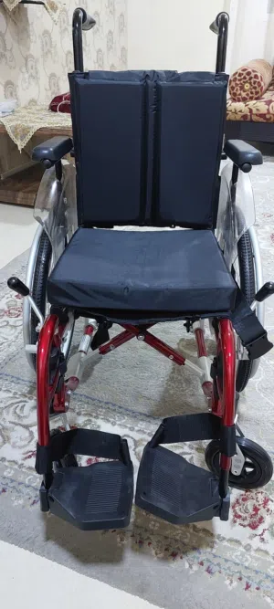 كرسي جديد متحرك لذوي الاحتياجات الخاصة للاطفال
