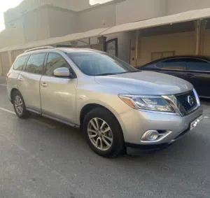 For sale Nissan Pathfinder Standard / للبيع نيسان باثفاندر