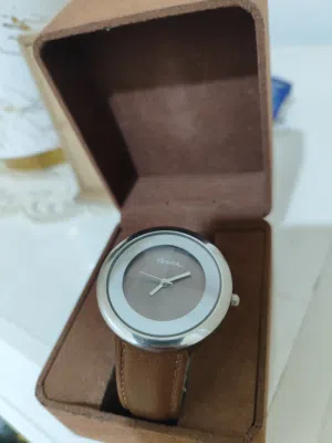 ساعه ماركه فينيس اصلي باله رجالي سير جلد اصلي ساعه شبه قشطه تصميم شي مختلف مينه جميله جدا مقاس